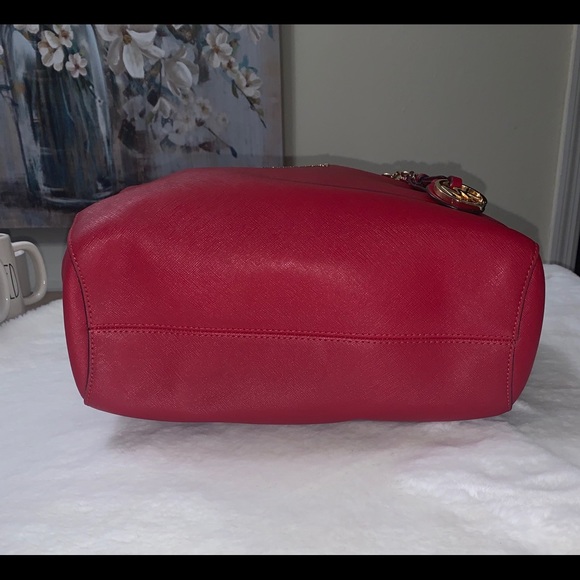 Michael Kors purse 👜 - Picture 2 of 3